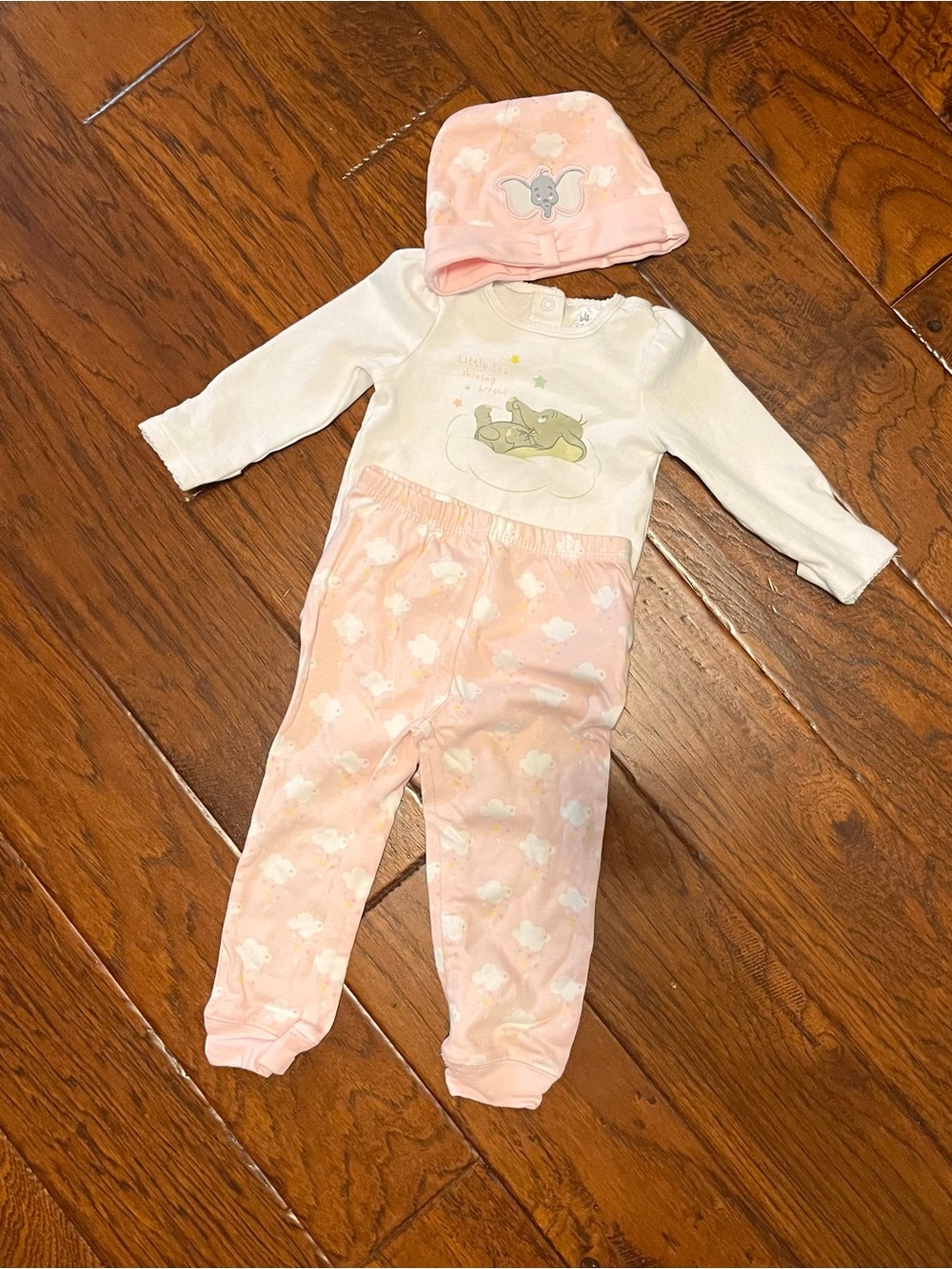 Official Disney Dumbo set NWOT sz 12- 18 mo
